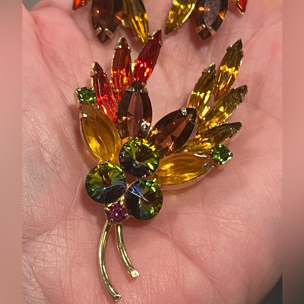 Gold-Tone Multicolor Crystal Floral Brooch - Vibrant Autumn Hues - Picture 3 of 10